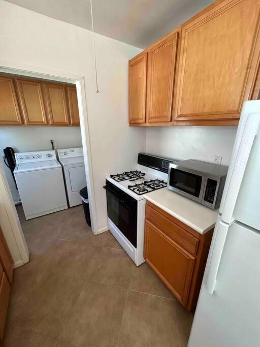 Entire Home By Newport Beach, Disneyland And Sna! Коста Меса Екстериор снимка
