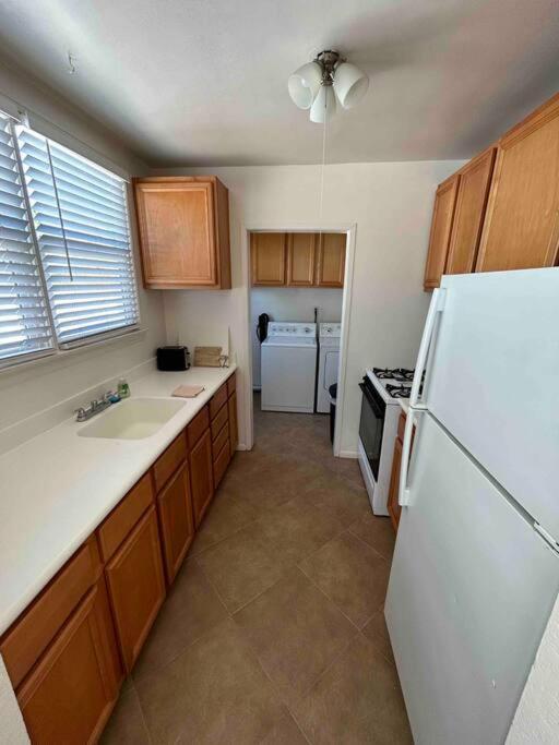 Entire Home By Newport Beach, Disneyland And Sna! Коста Меса Екстериор снимка