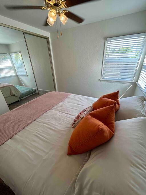 Entire Home By Newport Beach, Disneyland And Sna! Коста Меса Екстериор снимка